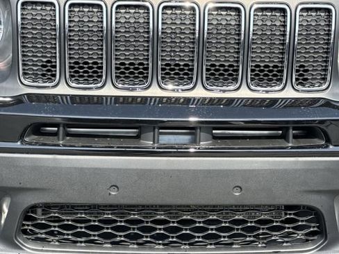 Used 2020 Jeep Renegade Latitude w/ Cold Weather Group image 34