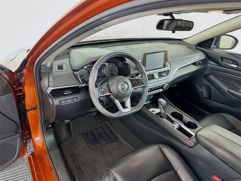 Used 2022 Nissan Altima 2.0 SR image 9