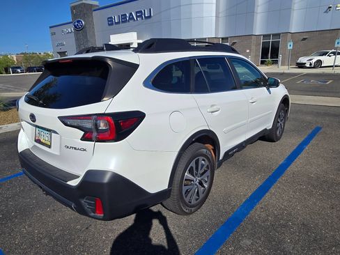 Used 2022 Subaru Outback Premium AWD/4WD image 5