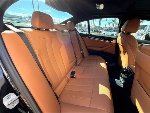 Used 2023 BMW 530i w/ Convenience Package RWD image 27
