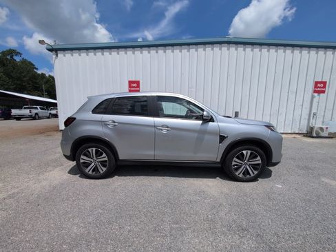 Used 2024 Mitsubishi Outlander Sport SE AWD/4WD image 9