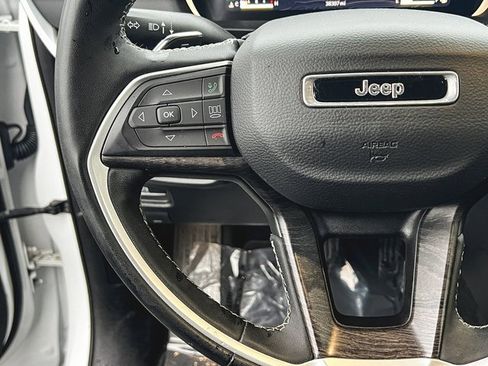 Used 2023 Jeep Grand Cherokee Limited w/ Luxury Tech Group II image 23