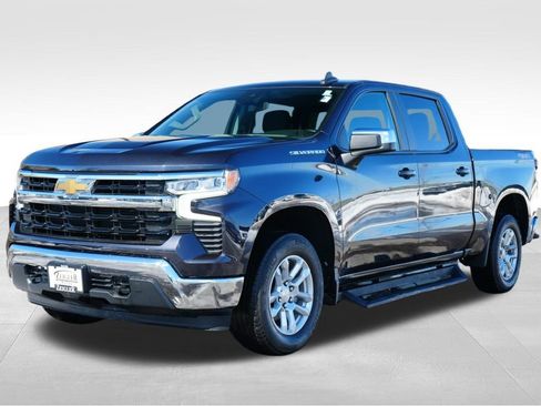 Used 2022 Chevrolet Silverado 1500 LT image 3
