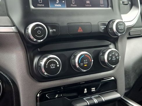 Used 2022 RAM 1500 Big Horn AWD/4WD image 15