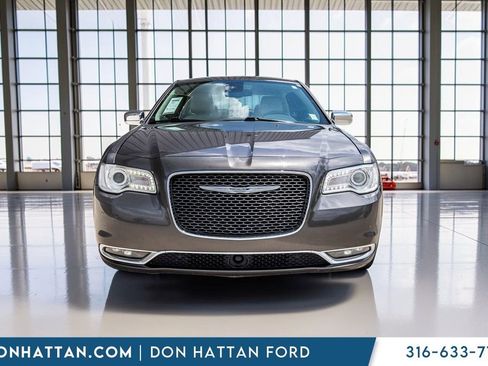 Used 2018 Chrysler 300 Limited w/ Safetytec Plus Group RWD image 27