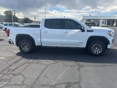 Used 2021 GMC Sierra 1500 AT4 w/ Technology Package AWD/4WD image 4