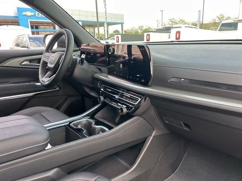 New 2026 Chevrolet Traverse LT w/ Sun and Wheel Package FWD image 35