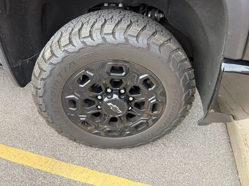 Used 2024 Chevrolet Silverado 2500 High Country w/ High Country Premium Package AWD/4WD image 7