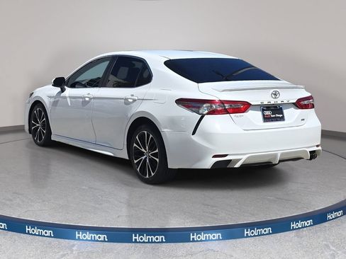 Used 2018 Toyota Camry SE FWD image 8