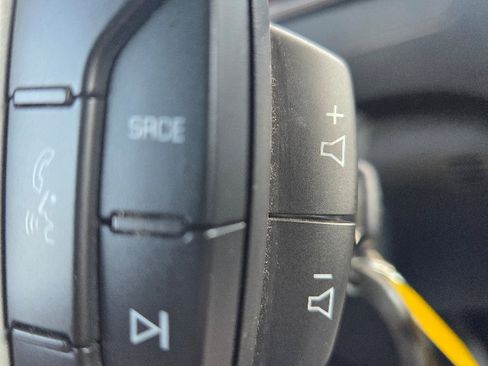 Used 2011 Chevrolet Traverse LT w/ Personal Connectivity Package image 20