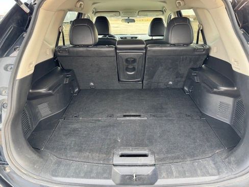 Used 2014 Nissan Rogue SL image 24