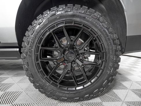 Used 2026 GMC Yukon XL AT4 Ultimate w/ LPO, Floor Liner Package AWD/4WD image 35