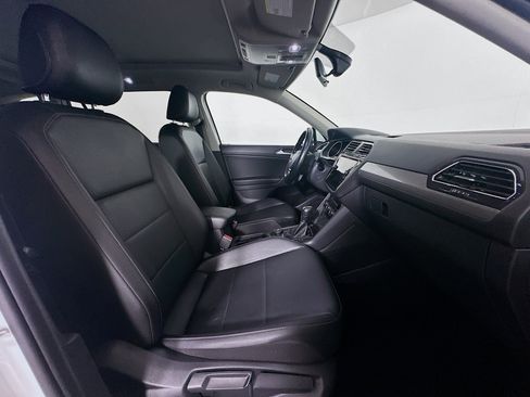 Used 2018 Volkswagen Tiguan SE w/ Panoramic Sunroof Package AWD/4WD image 30