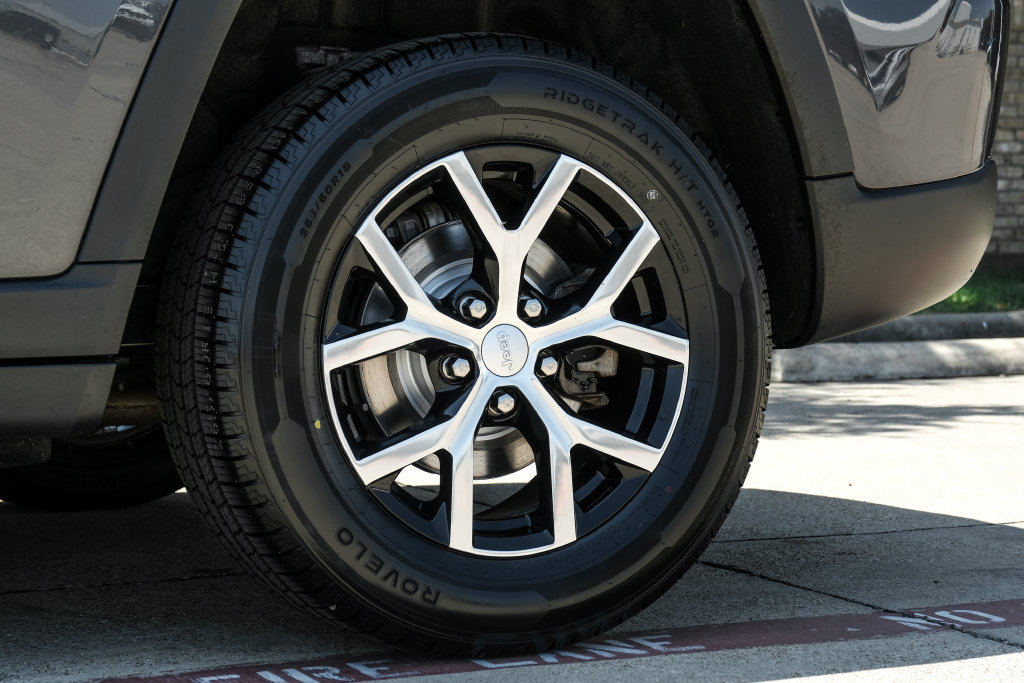 Used 2023 Jeep Grand Cherokee Limited AWD/4WD image 67