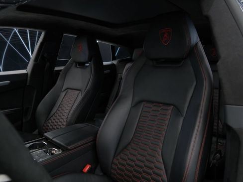 Used 2021 Lamborghini Urus AWD/4WD image 26