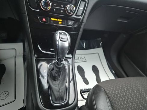 Used 2021 Buick Encore Preferred image 18