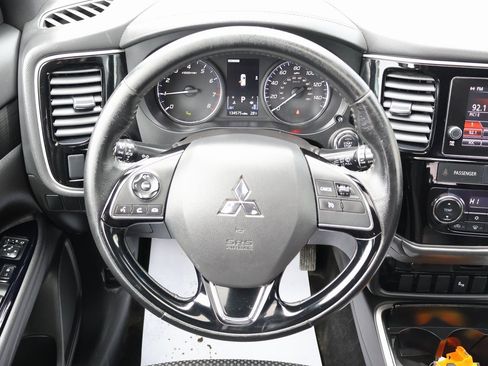 Used 2018 Mitsubishi Outlander ES image 13