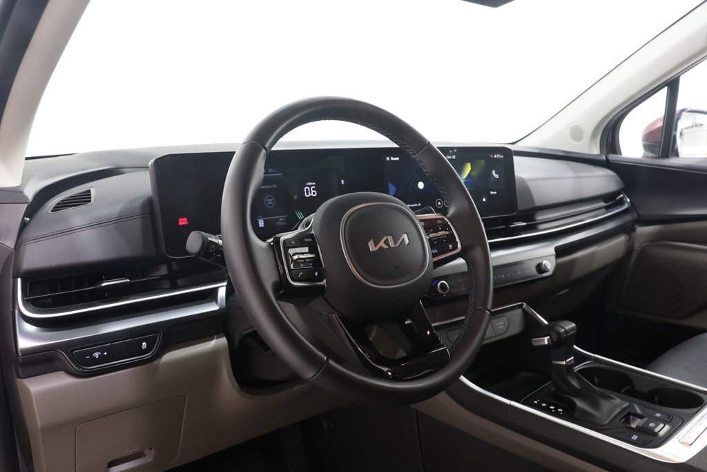 Used 2026 Kia Carnival FWD image 15