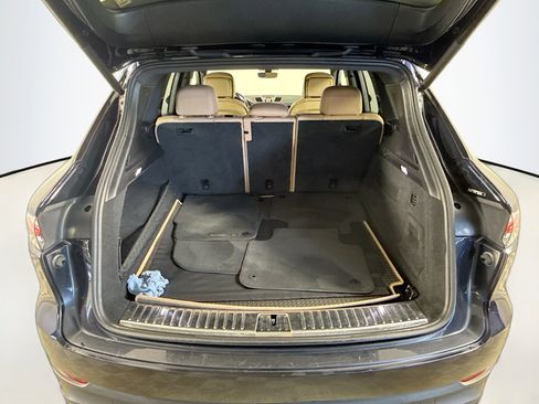 Used 2021 Porsche Cayenne S image 34