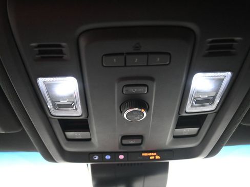 Used 2023 Chevrolet Tahoe Z71 image 11