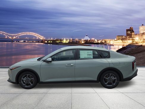 New 2026 Kia K4 FWD image 2