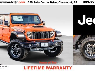 New 2025 Jeep Gladiator Mojave w/ Convenience Group