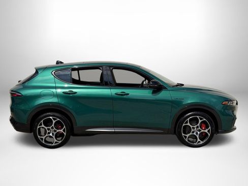 Used 2024 Alfa Romeo Tonale Veloce AWD/4WD image 2