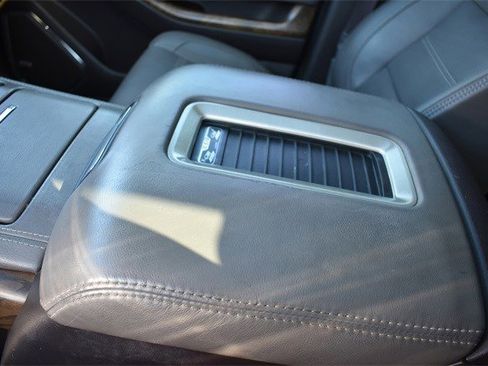 Used 2019 GMC Yukon Denali w/ Denali Ultimate Package image 23