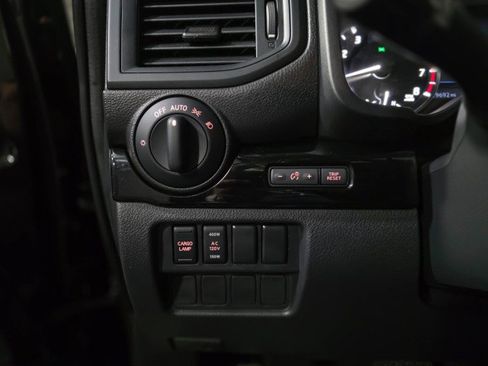 Used 2023 Nissan Titan SV w/ SV Convenience Package image 28