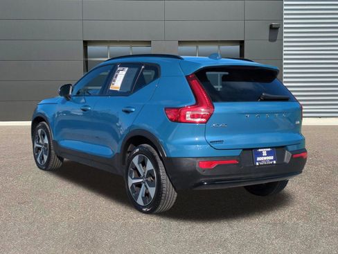 Certified 2025 Volvo XC40 B5 Plus AWD/4WD image 5