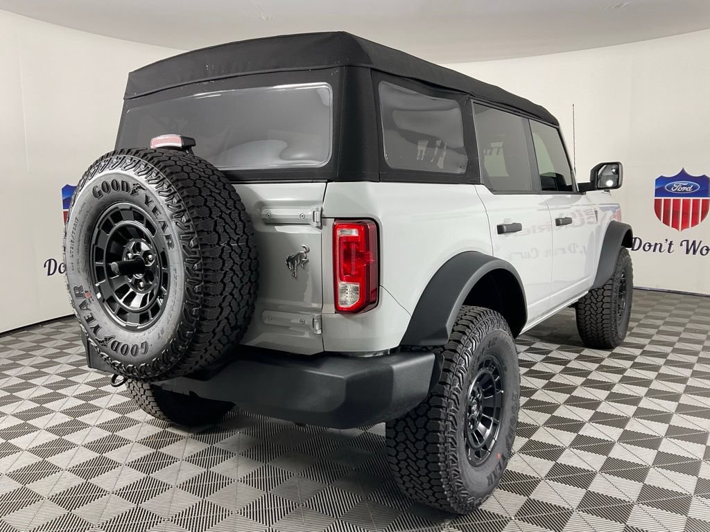 New 2026 Ford Bronco 4-Door w/ Sasquatch Package AWD/4WD image 3