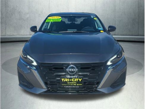 Used 2024 Nissan Altima 2.5 SV AWD/4WD image 11