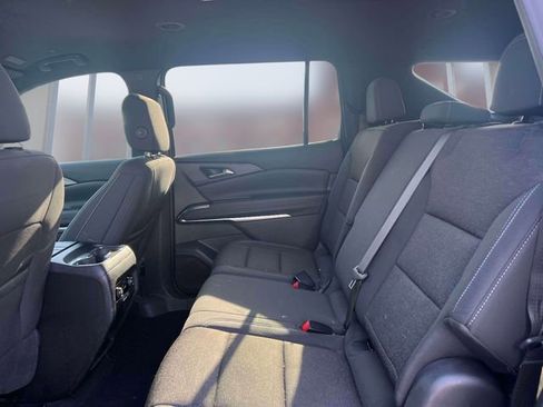 Used 2024 Chevrolet Traverse LS FWD image 12