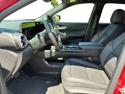 New 2026 Chevrolet Equinox LT w/ Convenience Package II AWD/4WD image 8