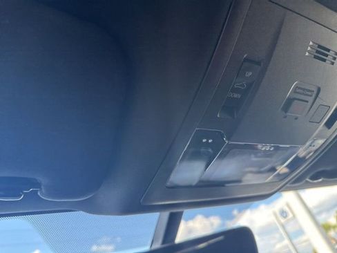 Used 2016 Lexus RC 200t RWD image 23