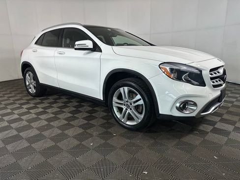 Used 2018 Mercedes-Benz GLA 250 4MATIC image 2