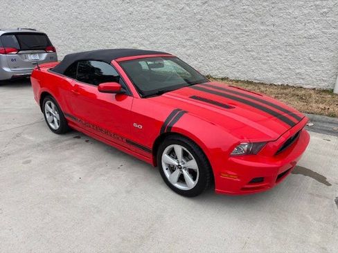Used 2013 Ford Mustang GT image 3