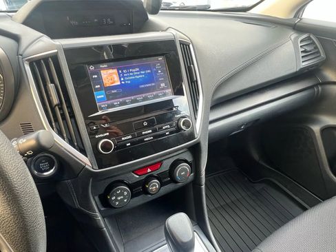 Used 2020 Subaru Impreza 2.0i Premium image 17