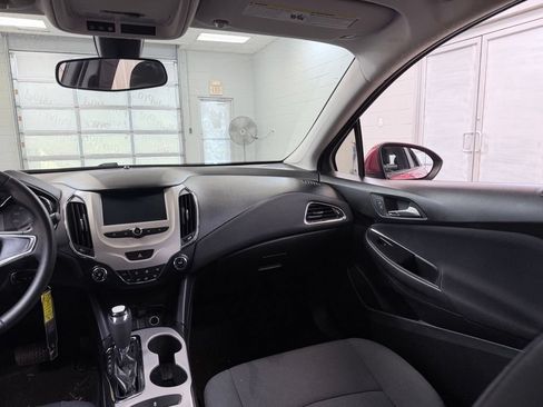 Used 2017 Chevrolet Cruze LS FWD image 26