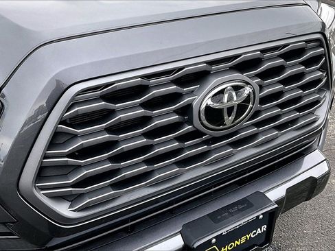 Used 2023 Toyota Tacoma TRD Sport image 30