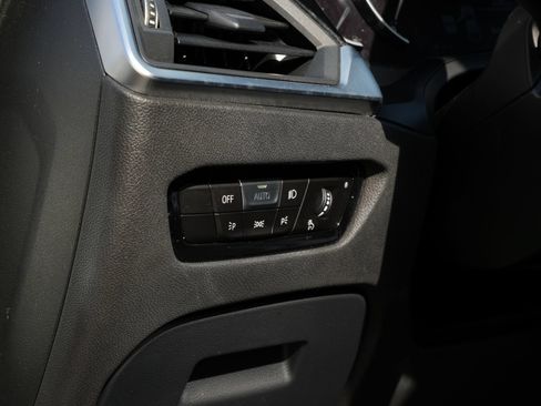 Used 2020 BMW 330i Sedan w/ Convenience Package RWD image 18