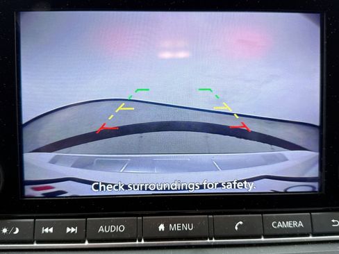 Used 2025 Nissan Rogue SV image 11