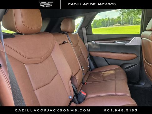Certified 2025 Cadillac XT5 Sportv w/ Technology Package AWD/4WD image 22