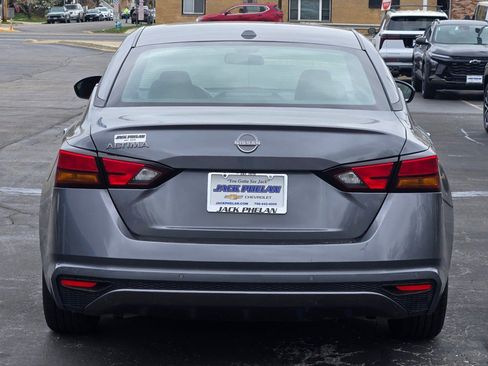 Used 2025 Nissan Altima 2.5 SV FWD image 12