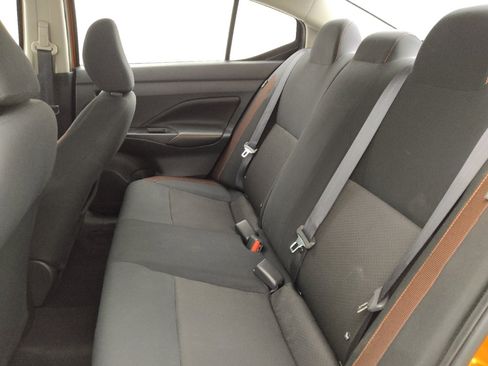 Used 2021 Nissan Versa SR FWD image 18