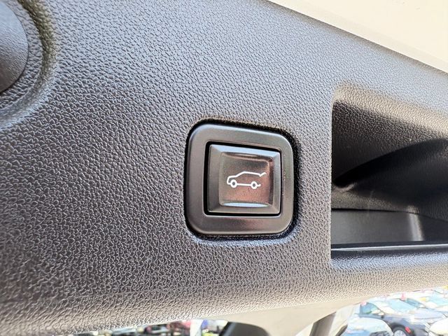 Used 2024 Chevrolet Equinox LT FWD image 27