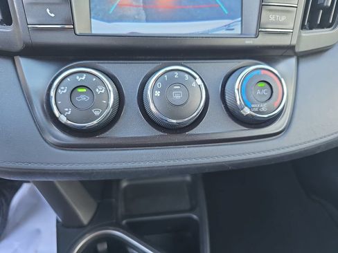 Used 2016 Toyota RAV4 LE FWD image 17