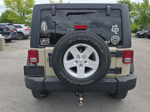 Used 2017 Jeep Wrangler Unlimited Sport w/ Quick Order Package 24S AWD/4WD image 6