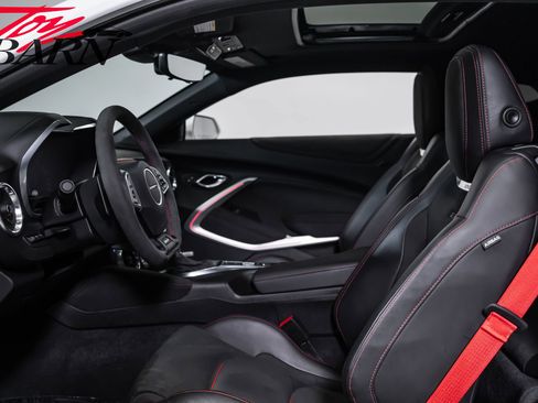 Used 2020 Chevrolet Camaro ZL1 RWD image 29