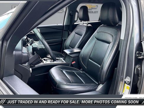 Used 2023 Ford Explorer XLT w/ Equipment Group 202A AWD/4WD image 18